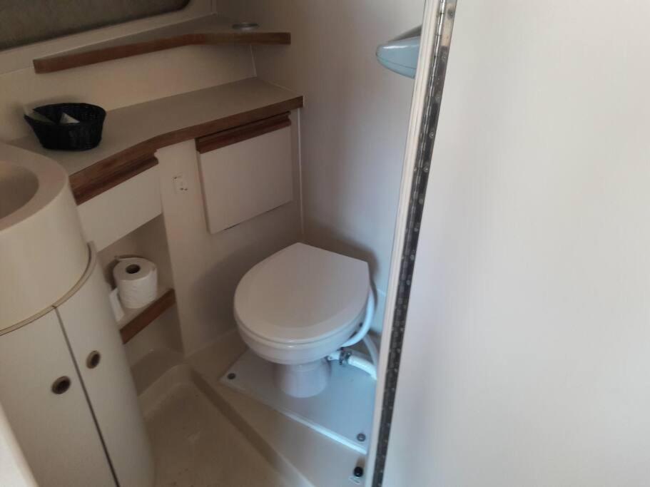 Yacht Stay Providence Marina Экстерьер фото