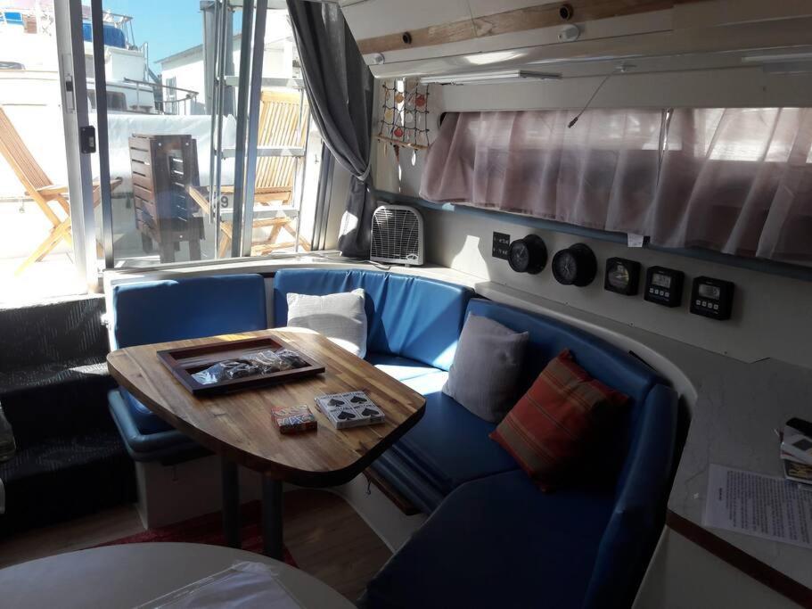 Yacht Stay Providence Marina Экстерьер фото