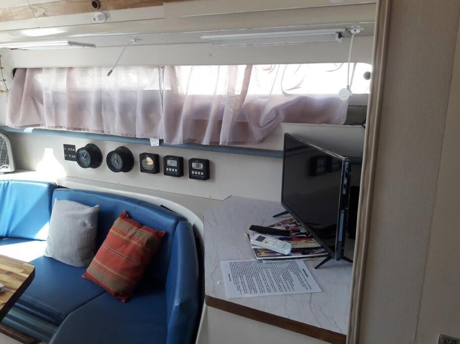 Yacht Stay Providence Marina Экстерьер фото