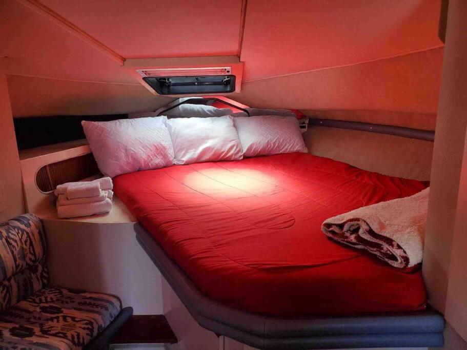 Yacht Stay Providence Marina Экстерьер фото